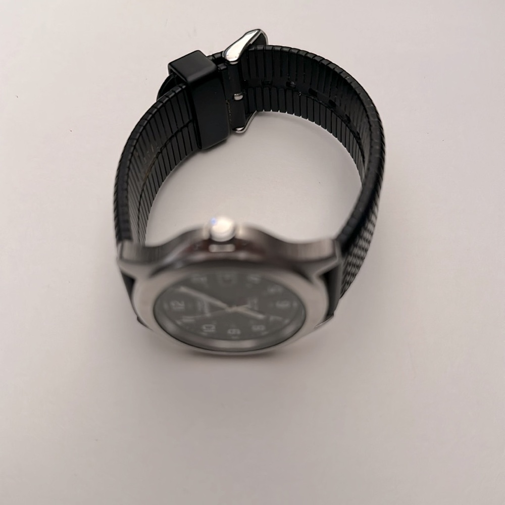 Timex Expedition 50m Water Resistance Black & Silver Men's Watch Rubber Strap - Picture 10 of 10